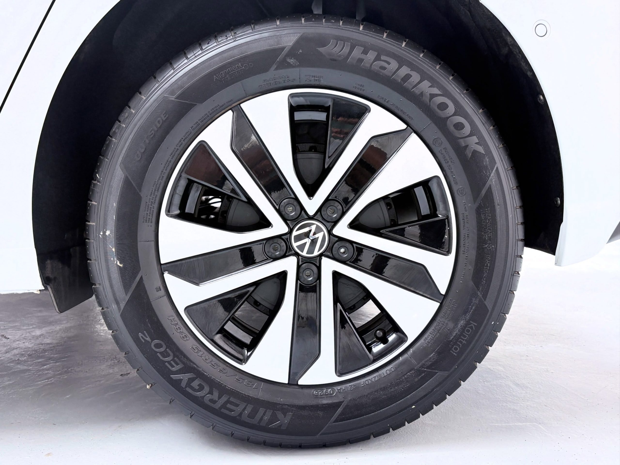 
								VOLKSWAGEN POLO 1.0 TSI LIFE full									