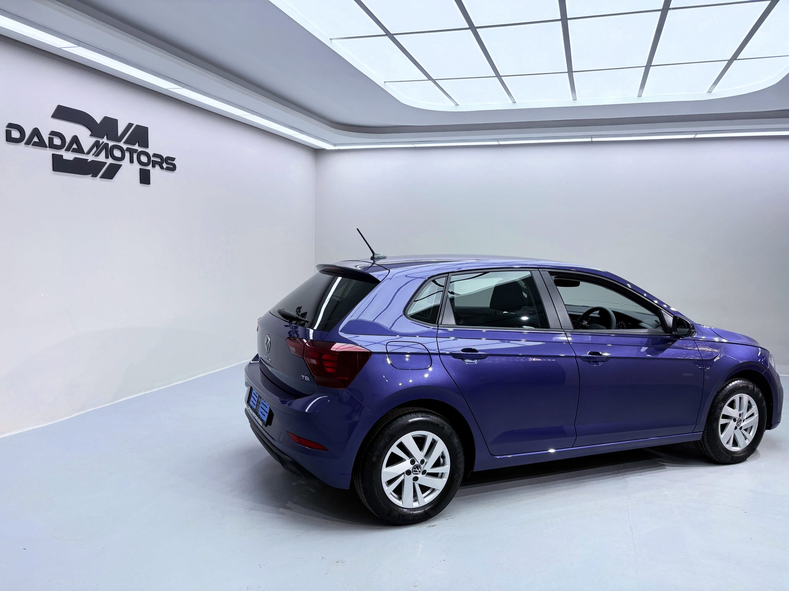 
								VOLKSWAGEN POLO 1.0 TSI full									