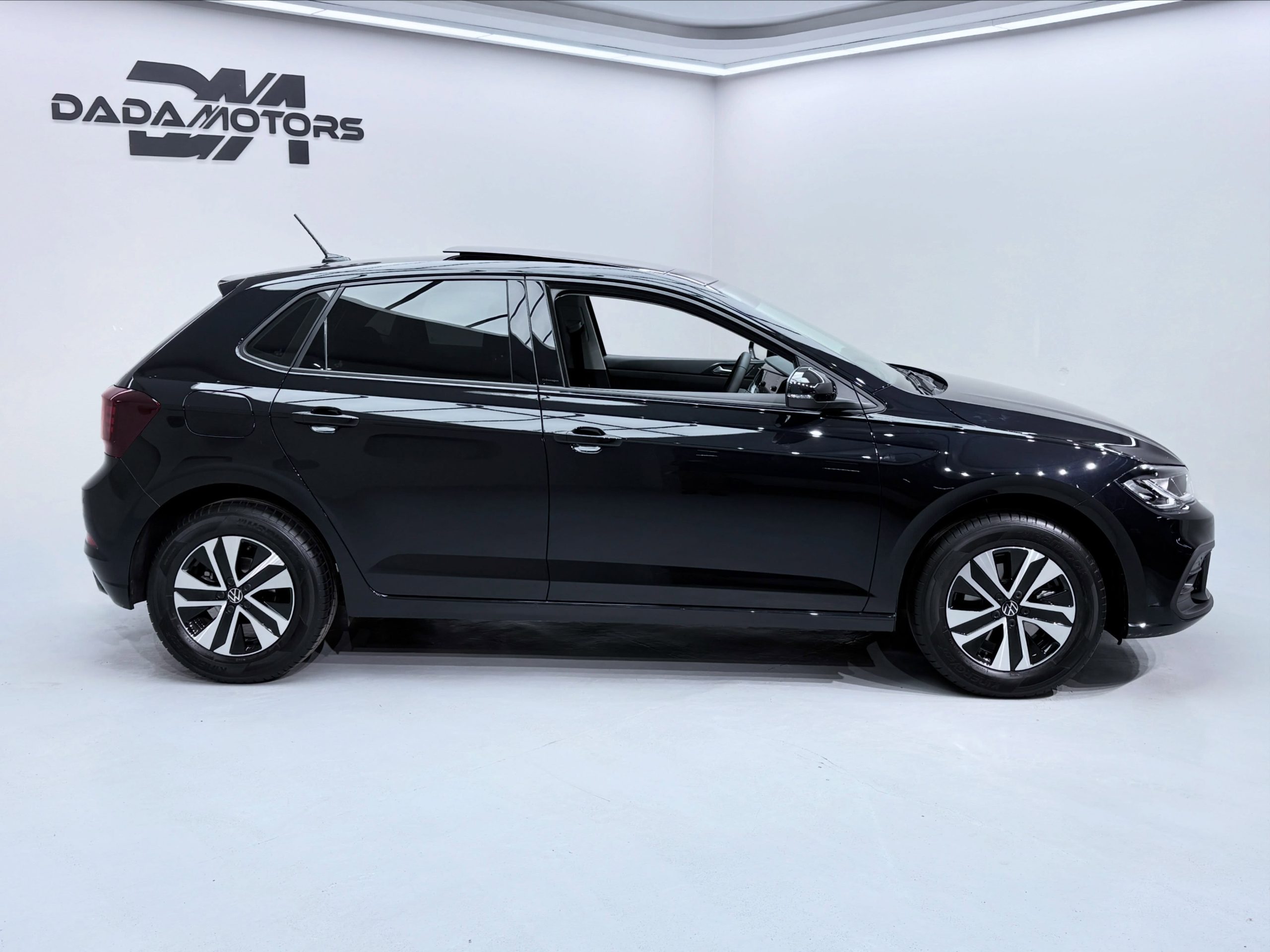 
								VOLKSWAGEN POLO 1.0 TSI LIFE DSG full									