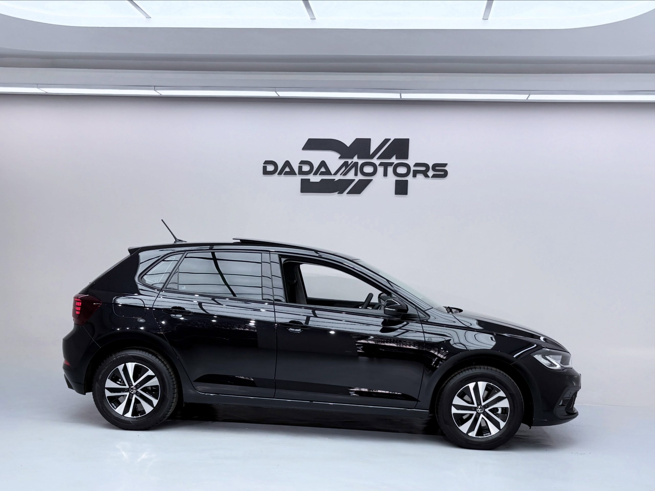 
								VOLKSWAGEN POLO 1.0 TSI LIFE DSG full									