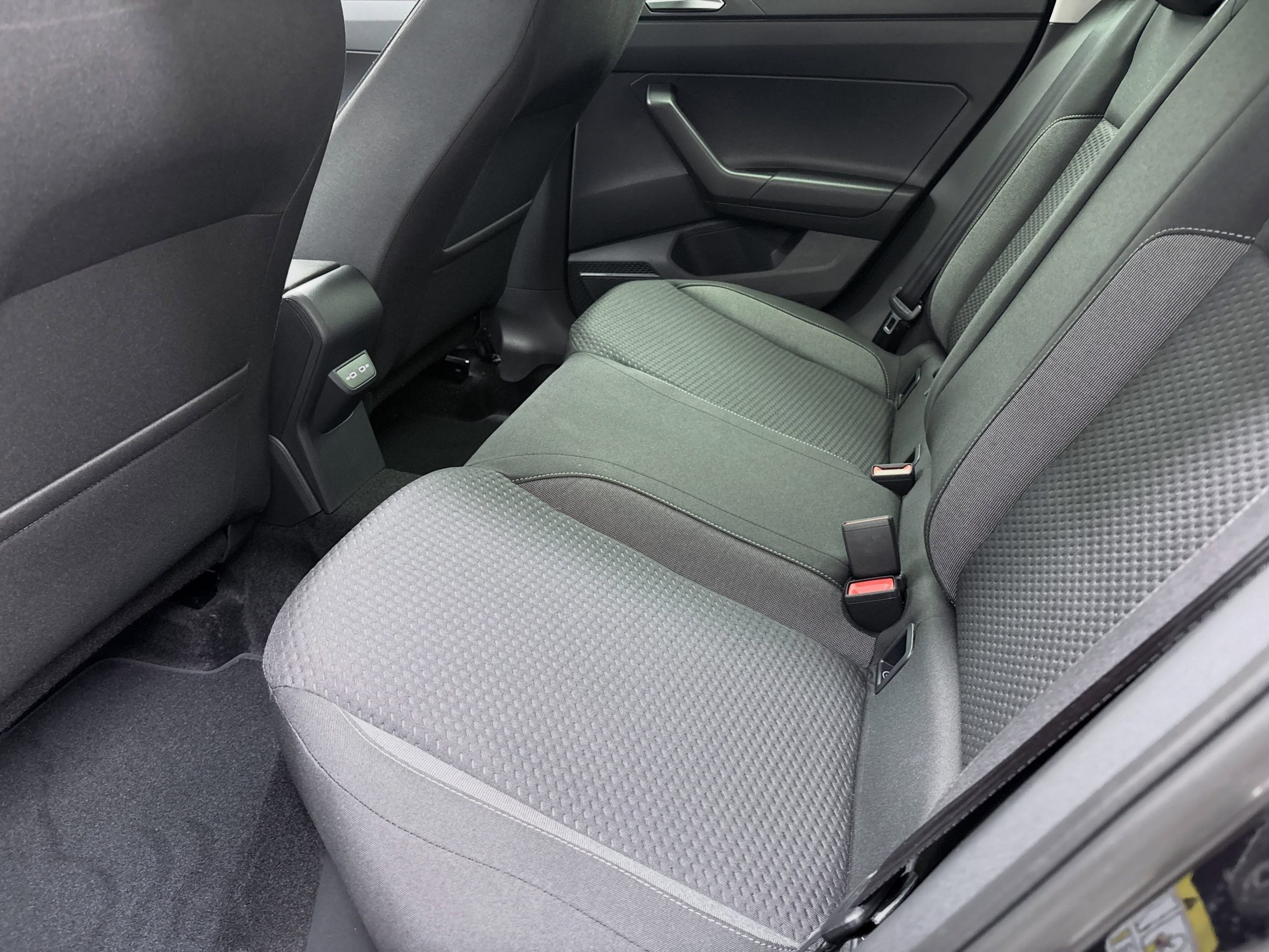 
								VOLKSWAGEN POLO 1.0 TSI LIFE DSG full									