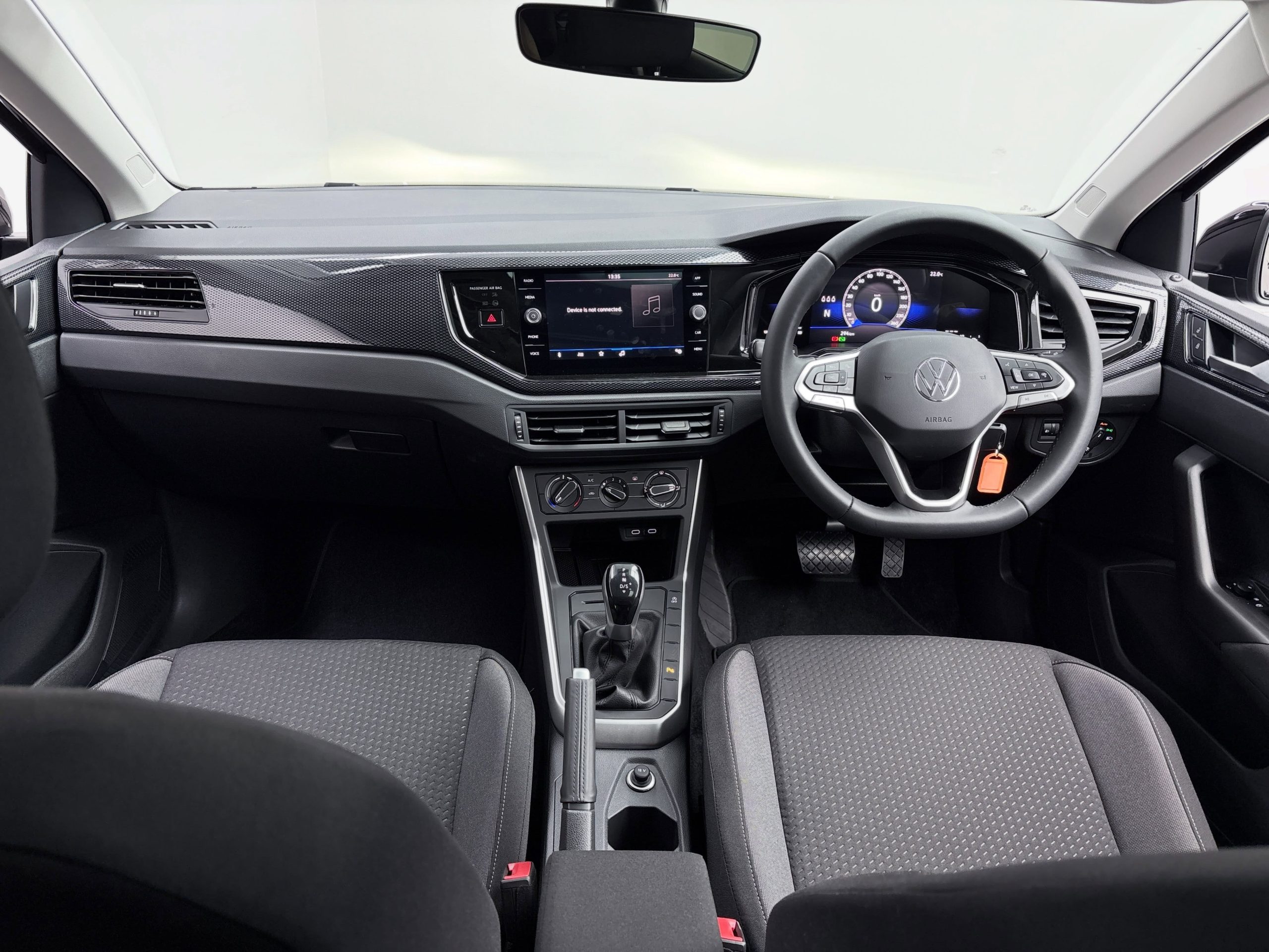 
								VOLKSWAGEN POLO 1.0 TSI LIFE DSG full									