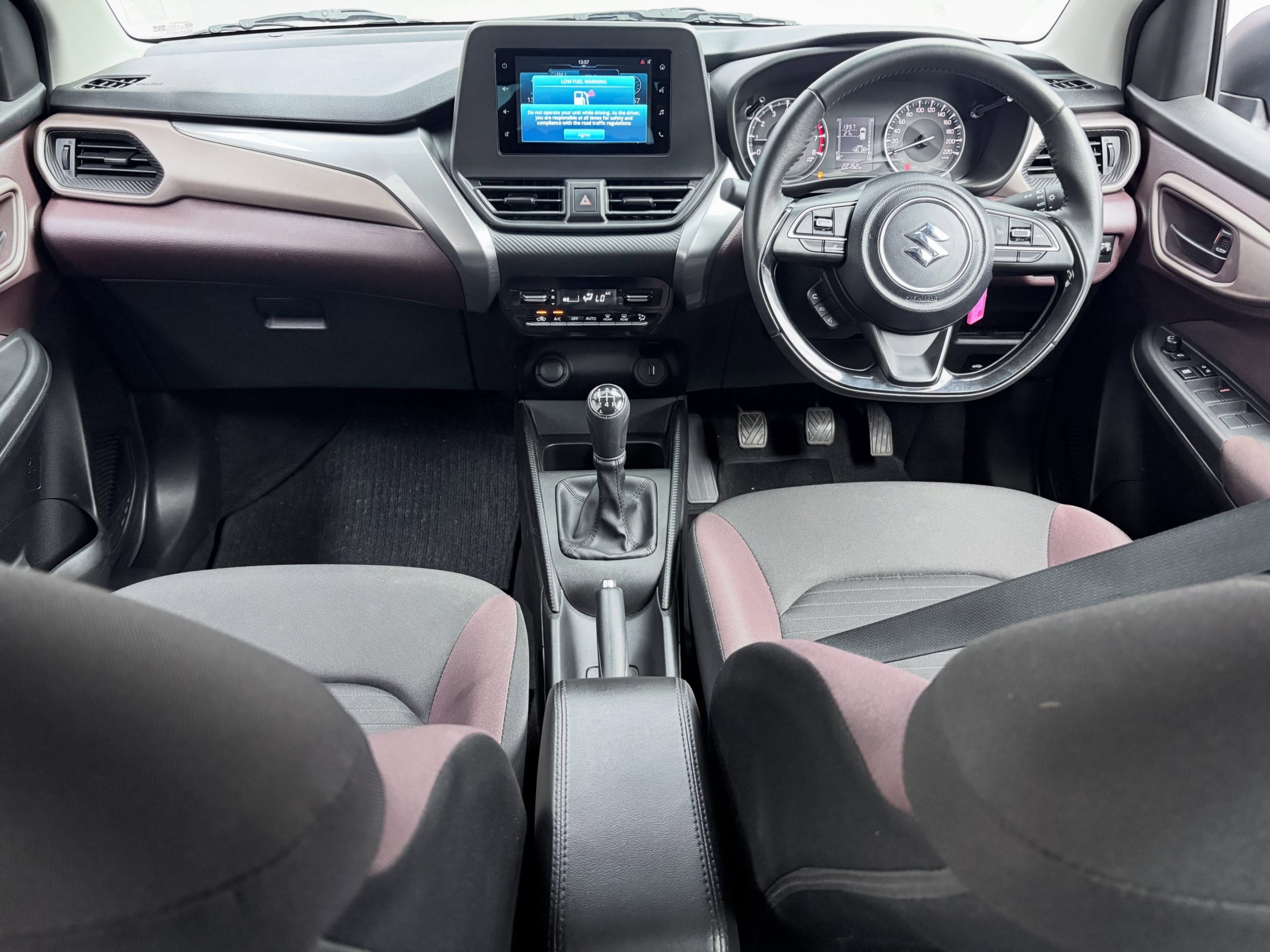 
								SUZUKI FRONX 1.5 GL full									