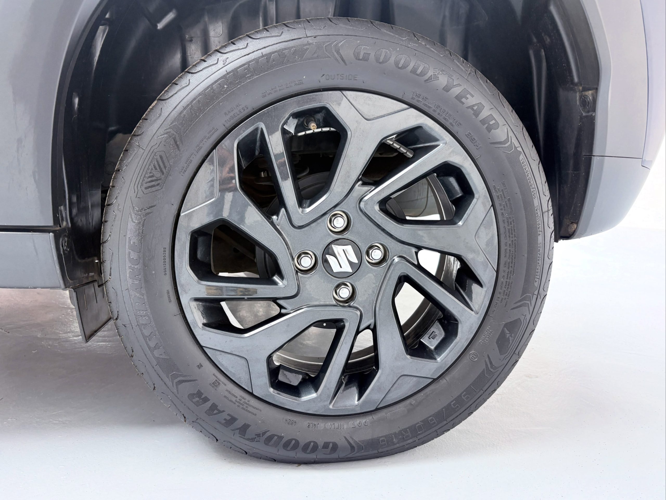 
								SUZUKI FRONX 1.5 GL full									